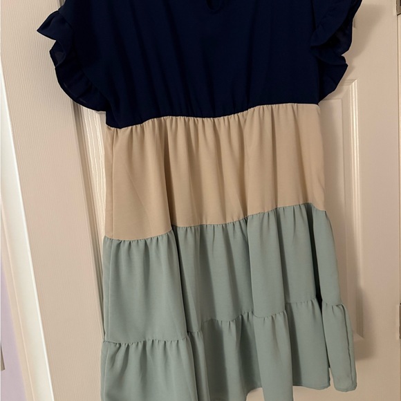 Boutique Dress - Picture 3 of 4